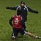 Maradona gesticula em treino da Argentina Maradona gesticula em treino da Argentina