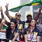 Após bi olímpico, seleção feminina de vôlei chega ao Brasil e desfila em carro aberto Após bi olímpico, seleção feminina de vôlei chega ao Brasil e desfila em carro aberto