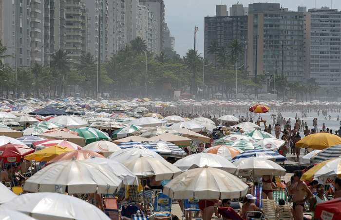 Praia de Pitangueiras no Guarujá, litoral de São Paulo