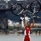 Velloso venceu cancer três vezes e se tornou triatleta