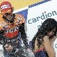 Stoner comemora sua sexta vitória na temporada da MotoGP Stoner comemora sua sexta vitória na temporada da MotoGP