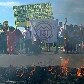 Protesto em frente ao Estádio Nacional de Brasília questiona custo do Mané Garrincha