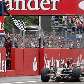 Pela primeira vez, Vettel recebe a bandeira quadriculada