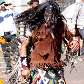 Indio caracterizado faz a 