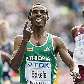Kenenisa Bekele comemora a vitória nos 5.000 m do Mundial de atletismo Kenenisa Bekele comemora a vitória nos 5.000 m do Mundial de atletismo