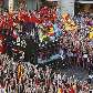 Espanhóis se reúnem para o desfile dos campeões do Mundial, em Madri