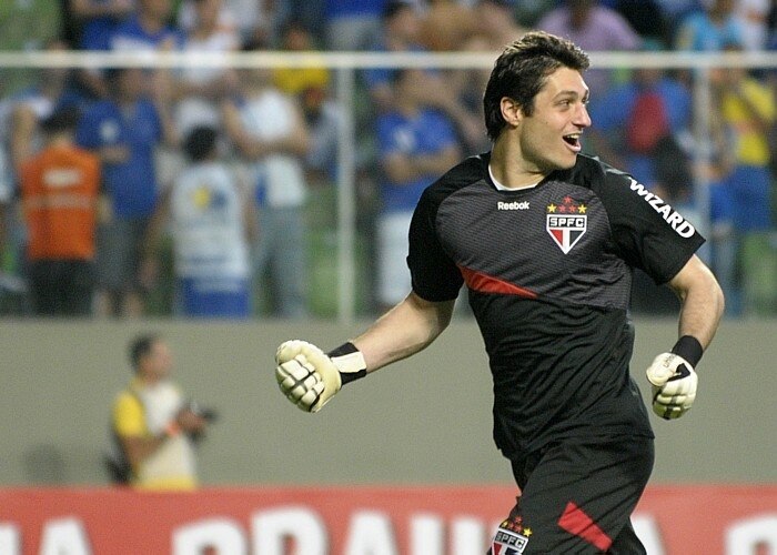 São Paulo vence por 3 a 2 e arranca liderança do Cruzeiro no Brasileirão