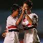 Jean comemora com Hernanes gol para o São Paulo contra o Oeste Jean comemora com Hernanes gol para o São Paulo contra o Oeste