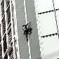Alan Robert, francês, conhecido como ''Homem Aranha'', escala o Edificio Itália, em São Paulo