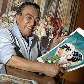 Mauricio de Sousa, criador do quadrinho, mostra a ilustração da Mauricio de Sousa, criador do quadrinho, mostra a ilustração da