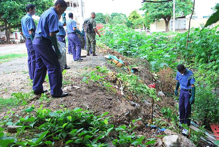 Em parceria com o Exército e Marinha a prefeitura combate a dengue em Corumbá.13/01/2010