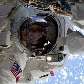 O astronauta da Discovery, Rick Mastracchio, durante o terceiro e último trabalho fora da nave O astronauta da Discovery, Rick Mastracchio, durante o terceiro e último trabalho fora da nave