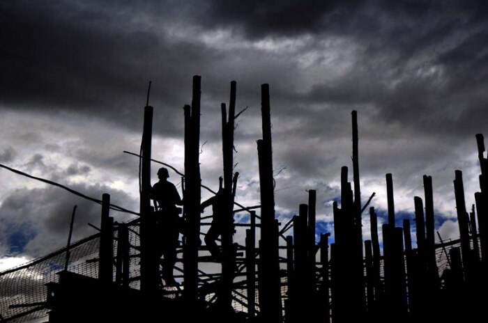 Homens trabalhado na construção de viaduto em Piraciba, interior de São Paulo.06/06/2011