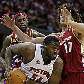 Jason Maxiell (54), do Pistons, tenta passar pelo brasileiro Anderson Varejão, do Cavaliers Jason Maxiell (54), do Pistons, tenta passar pelo brasileiro Anderson Varejão, do Cavaliers