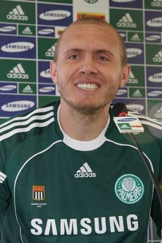 Mozart é apresentado pelo Palmeiras e já promete empenho