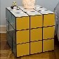 Imensa coleção de brinquedos vira decoração em apartamento