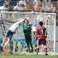 Deola pula na tentativa de evitar o primeiro gol do Flu, contra o Palmeiras