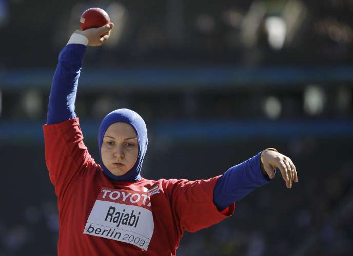 Leyla Rajabi, do Irã, compete no arremesso de peso do Mundial de atletismo