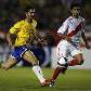 Pato enfrenta Zambrano em Brasil 3 x 0 Peru no Beira-Rio