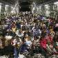 Cerca de 200 haitianos foram enviados a Orlando, na Flórida, em um avião americano Cerca de 200 haitianos foram enviados a Orlando, na Flórida, em um avião americano