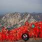 HUASHAN - Viajantes deixam cadeados e fitas no caminho para dar sorte