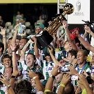 Esportes - O Coritiba conquistou o tetracampeonato Paranaense ao derrotar o Atlético PR por 3 a 1. Ao todo, o time da capital do estado tem 37 títulos
 - Foto: Divulgação
