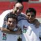 Mineiros realizam jogo de futebol amistoso contra os bombeiros que os resgataram, no Chile