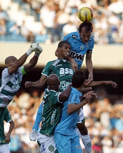 Santos atropela o Guarani por 3 a 0 e está a um jogo de ser campeão do Paulistão