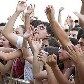 Público curte o show de Emicida no SWU