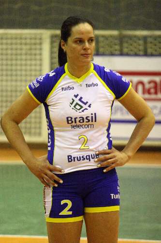 Superliga: Elisângela, oposto do Brasil Telecom, em treino