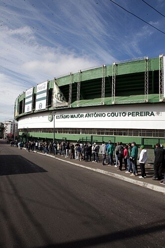 Palmeiras se prepara para viajar para Curitiba, que já está movimentada pela final da Copa do Brasil