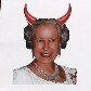 Grupos de manifestantes irlandeses protestaram contra a visita da Rainha Elizabeth no país