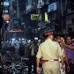 Polícia inspeciona local da explosão de uma bomba no Bazar Zaveri, em Mumbai, nesta quarta, 13 Polícia inspeciona local da explosão de uma bomba no Bazar Zaveri, em Mumbai, nesta quarta, 13