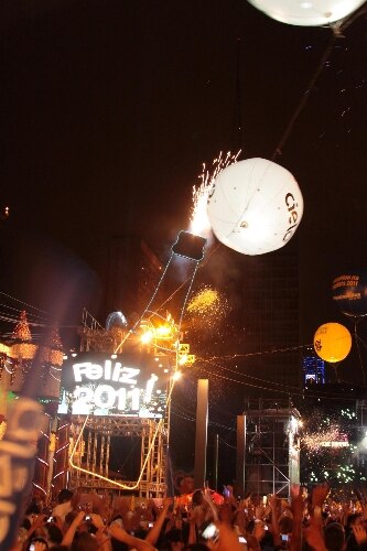 Painel comemora a chegada de 2011 na Av. Paulista, em SP 