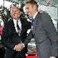 Ron Dennis cumprimenta Martin Whitmarsh, chefe da McLaren