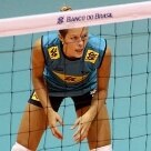 Seleções masculina e feminina de vôlei se preparam para a Liga Mundial Esportes - A ponteira Michelle e sua irmã, Monique, estão aproveitando o trabalho com Zé Roberto para ganhar experiência. - Foto: Alexandre Arruda/Divulgação