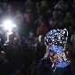 O espanhol Rafael Nadal ergue o troféu de campeão do ranking da ATP em 2010, em festa em Londres