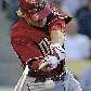 Eric Byrnes, dos Diamondbacks, quebra o bastão em rebatida em jogo da MLB