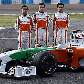Vitantonio Liuzzi, Paul di Resta e Adrian Sutil posam com o novo Force India antes de treino Vitantonio Liuzzi, Paul di Resta e Adrian Sutil posam com o novo Force India antes de treino