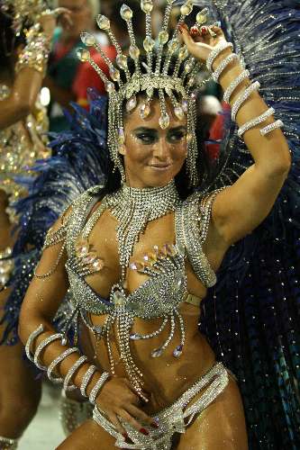 Luciana Picorelli, madrinha de bateria da União da Ilha