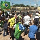 Cidades - Fortaleza: depois do primeiro rompimento, Choque jogou uma bomba de gás e os manifestantes recuaram - Foto: Everton Oliveira/AE