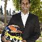 O indiano Karun Chandhok, segundo piloto da agora HRT (ex-Campos) posa com o capacete O indiano Karun Chandhok, segundo piloto da agora HRT (ex-Campos) posa com o capacete