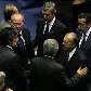 Renan e Valdir Raupp, entre outros, também cumprimentaram Sarney no fim do plenário