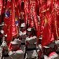 Homens de uma milícia bolivariana marcham em ato pelo bicentenário da independência da Venezuela