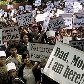 Etnia Chin residente na India protesta por problemas e perseguições policias que ocorrem em Mianmar