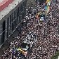 Público passa na frente do Masp, o Museu de Arte de São Paulo, na Avenida Paulista Público passa na frente do Masp, o Museu de Arte de São Paulo, na Avenida Paulista