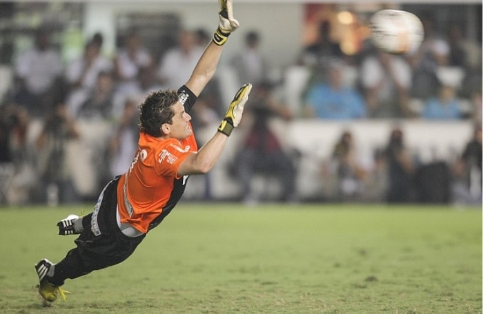 Rafael pega dois pênaltis, Santos elimina o Palmeiras e mantém sonho do tetra no Paulistão