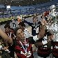 Ronaldinho acena e dá a volta olímpica com a Taça Guanabara, pela qual foi campeão no Flamengo Ronaldinho acena e dá a volta olímpica com a Taça Guanabara, pela qual foi campeão no Flamengo