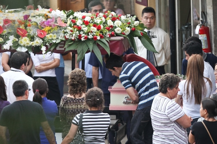 Parque onde menina morreu ao cair de brinquedo ficará fechado para perícias