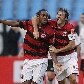 Petkovic corre para comemorar o gol de Renato, que empatou o jogo contra o Corinthians